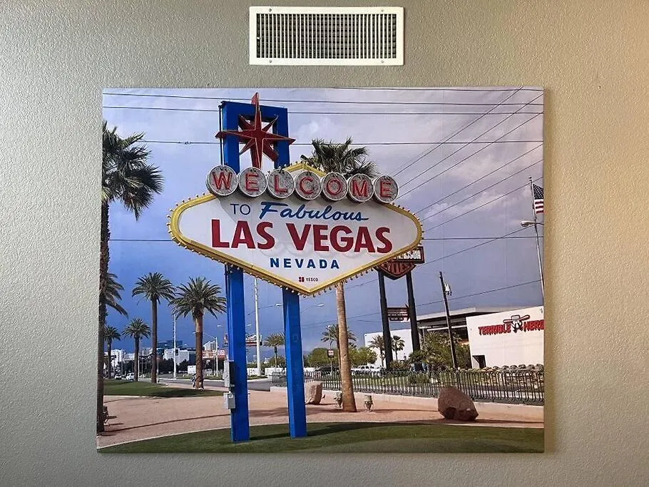 The Viva Vibe Las Vegas - Solar Heated Pool! USA